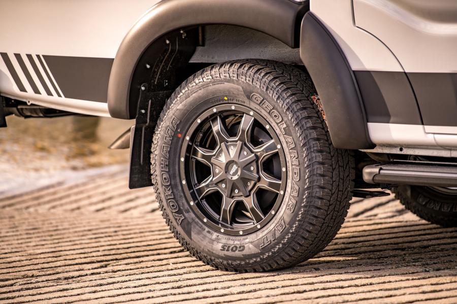Колеса Mahindra Black Edition mHAWK Pik Up 2020 года  (AU) (фото 22 из 24)